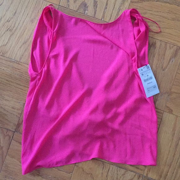 Zara got pink backless top - Picture 3 of 3
